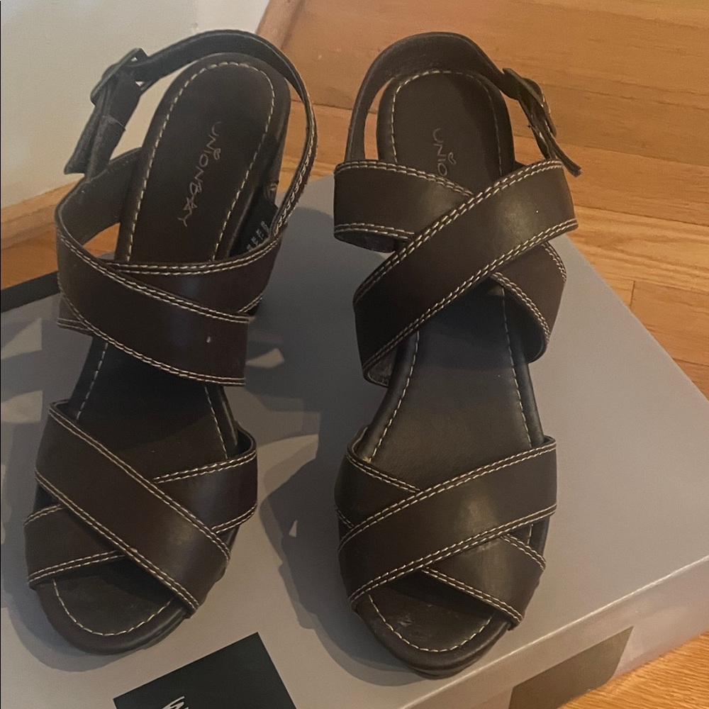 UNIONBAY Dark Brown Strappy Sandals